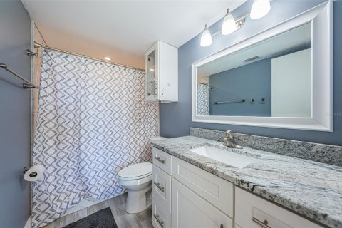 Condo in Saint Petersburg, Florida, 2 bedrooms  № 1114104 - photo 16
