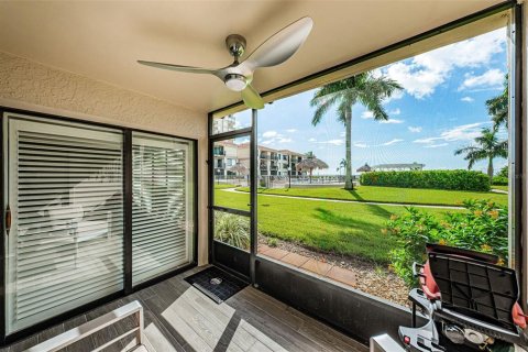 Condo in Saint Petersburg, Florida, 2 bedrooms  № 1114104 - photo 13