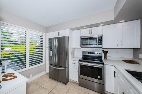 Condo in Saint Petersburg, Florida, 2 bedrooms  № 1114104 - photo 3