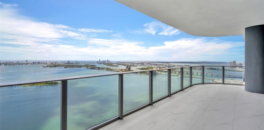 Condominio en Miami, Florida, 4 dormitorios № 1891164