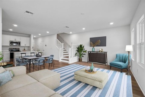 Townhouse in Zephyrhills, Florida 3 bedrooms, 154.68 sq.m. № 2198273 - photo 9