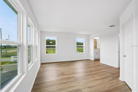 Townhouse in Zephyrhills, Florida 3 bedrooms, 154.68 sq.m. № 2198273 - photo 19