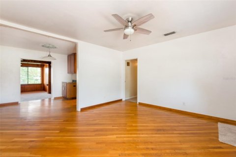 Villa ou maison à vendre à Tampa, Floride: 3 chambres, 164.72 m2 № 2221065 - photo 5