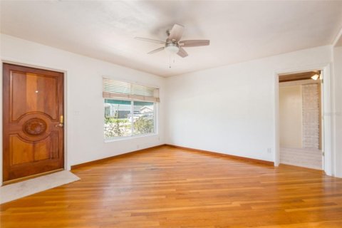 Villa ou maison à vendre à Tampa, Floride: 3 chambres, 164.72 m2 № 2221065 - photo 4