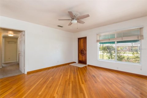 Villa ou maison à vendre à Tampa, Floride: 3 chambres, 164.72 m2 № 2221065 - photo 3