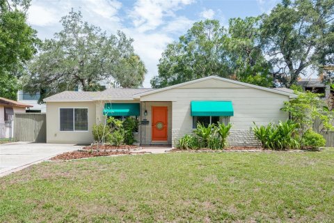 Villa ou maison à vendre à Tampa, Floride: 3 chambres, 164.72 m2 № 2221065 - photo 2