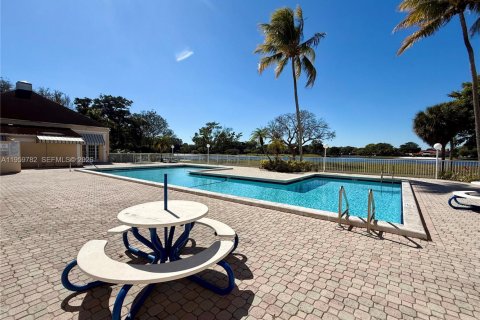 Купить кондоминиум в Майами, Флорида 1 спальня, 64.38м2, № 2021806 - фото 22