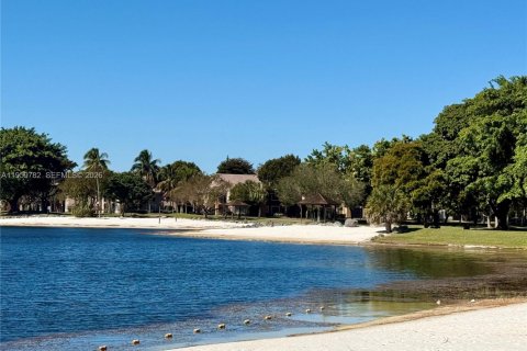 Купить кондоминиум в Майами, Флорида 1 спальня, 64.38м2, № 2021806 - фото 19