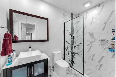 Casa en venta en Miami, Florida, 4 dormitorios, 136.38 m2 № 2000316 - foto 13