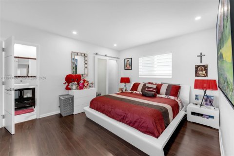 Casa en venta en Miami, Florida, 4 dormitorios, 136.38 m2 № 2000316 - foto 10