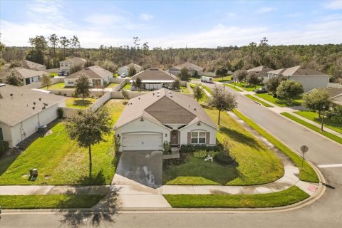 House in DeLand, Florida 4 bedrooms, 173.26 sq.m. № 2396932 - photo 3
