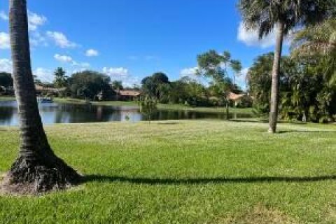 House in Coral Springs, Florida 6 bedrooms, 367.43 sq.m. № 2083533 - photo 26