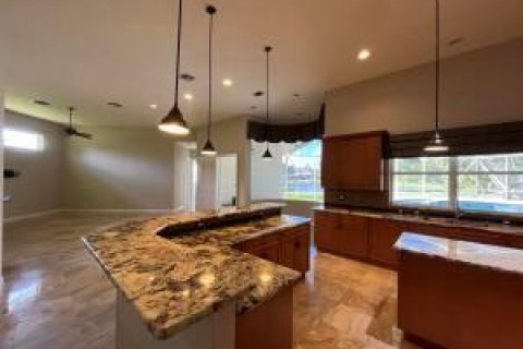 House in Coral Springs, Florida 6 bedrooms, 367.43 sq.m. № 2083533 - photo 17
