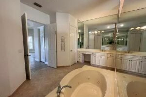 House in Coral Springs, Florida 6 bedrooms, 367.43 sq.m. № 2083533 - photo 21