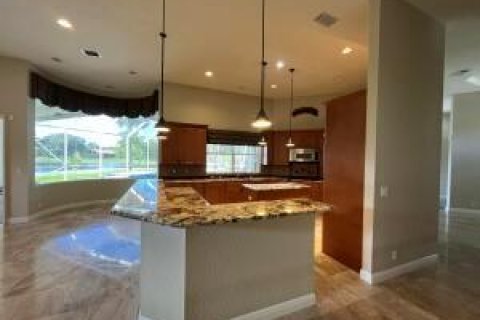 House in Coral Springs, Florida 6 bedrooms, 367.43 sq.m. № 2083533 - photo 16