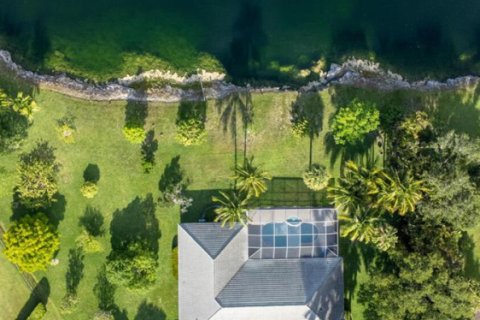 House in Coral Springs, Florida 6 bedrooms, 367.43 sq.m. № 2083533 - photo 6