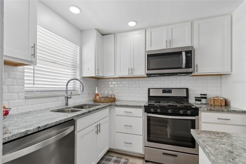 Copropriété à vendre à Gulfport, Floride: 1 chambre, 108.7 m2 № 2147674 - photo 3