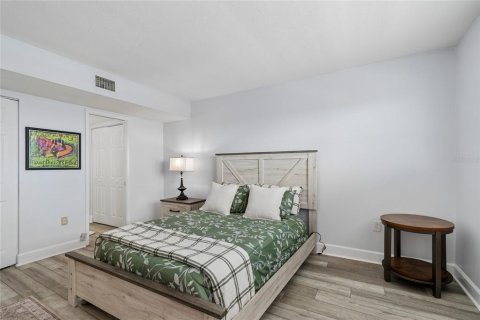 Copropriété à vendre à Gulfport, Floride: 1 chambre, 108.7 m2 № 2147674 - photo 22