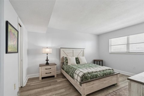 Copropriété à vendre à Gulfport, Floride: 1 chambre, 108.7 m2 № 2147674 - photo 21