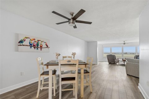 Copropriété à vendre à Gulfport, Floride: 1 chambre, 108.7 m2 № 2147674 - photo 9