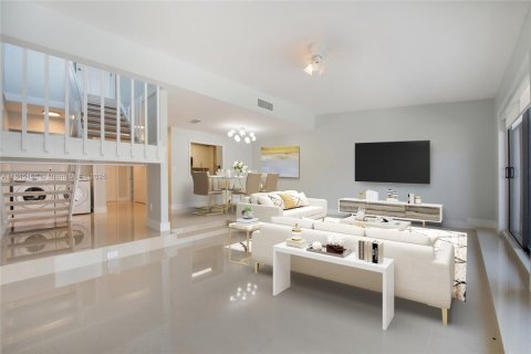 Adosado en venta en Miami, Florida, 2 dormitorios, 135.92 m2 № 1840854 - foto 1