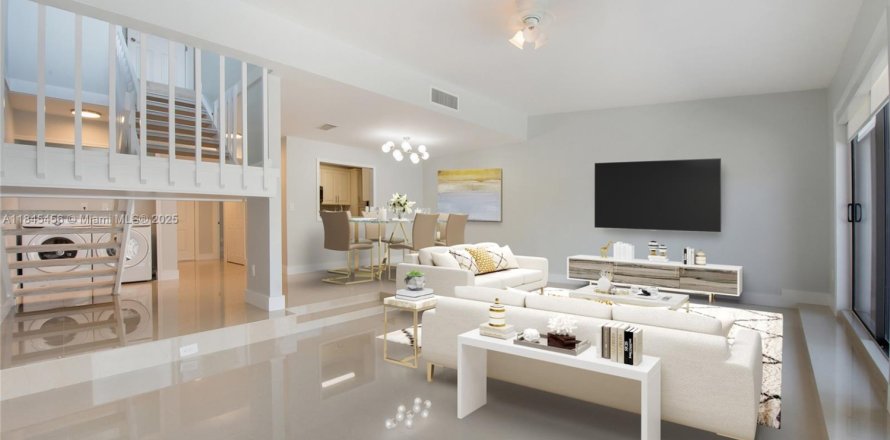 Adosado en Miami, Florida 2 dormitorios, 135.92 m2 № 1840854