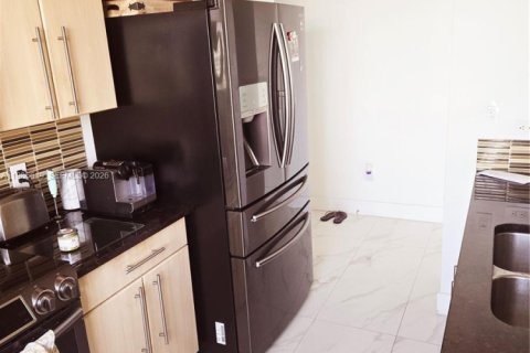 Купить кондоминиум в Майами, Флорида 2 спальни, 95.69м2, № 2048886 - фото 2