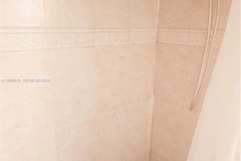 Купить кондоминиум в Майами, Флорида 2 спальни, 95.69м2, № 2048886 - фото 11