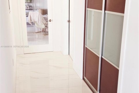 Купить кондоминиум в Майами, Флорида 2 спальни, 95.69м2, № 2048886 - фото 24