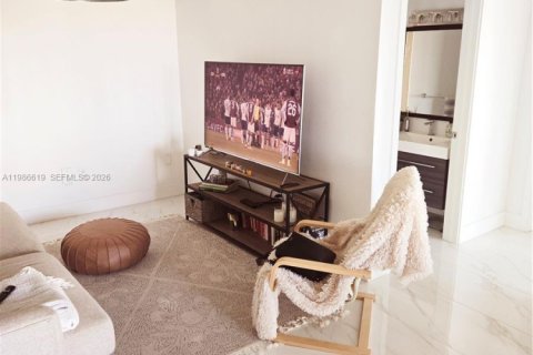 Купить кондоминиум в Майами, Флорида 2 спальни, 95.69м2, № 2048886 - фото 5