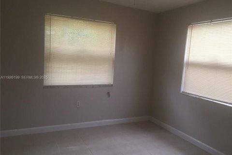 Villa ou maison à louer à West Park, Floride: 2 chambres, 84.54 m2 № 1987254 - photo 6