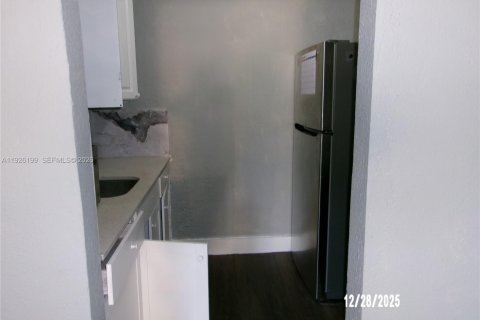 House in West Park, Florida 2 bedrooms, 84.54 sq.m. № 1987254 - photo 12