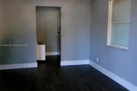 House in West Park, Florida 2 bedrooms, 84.54 sq.m. № 1987254 - photo 10