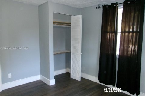 House in West Park, Florida 2 bedrooms, 84.54 sq.m. № 1987254 - photo 13