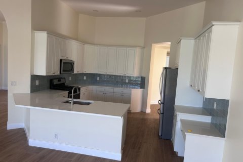 House in West Palm Beach, Florida 4 bedrooms, 293.29 sq.m. № 2146102
