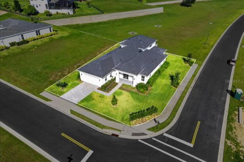 Villa ou maison à louer à Lake Alfred, Floride: 3 chambres, 268.86 m2 № 2388191 - photo 9