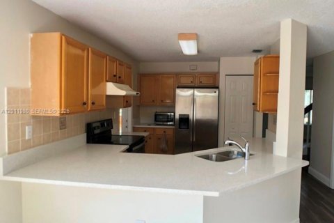 Villa ou maison à louer à Miami, Floride: 3 chambres, 141.95 m2 № 2074987 - photo 9