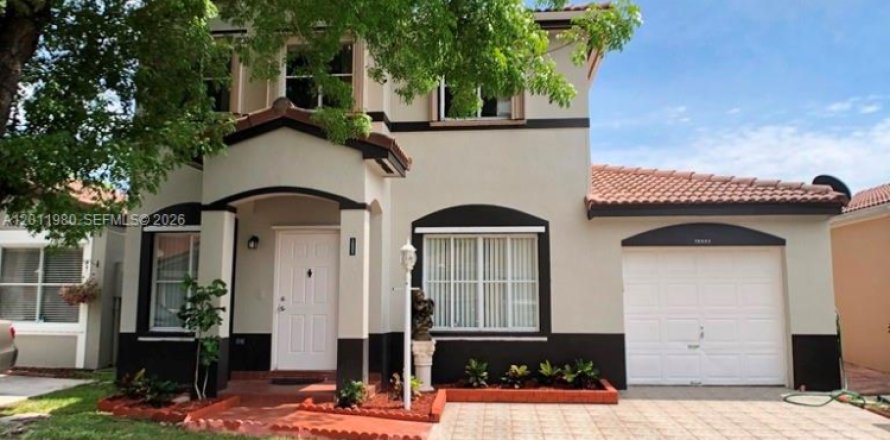 Villa ou maison à Miami, Floride 3 chambres, 141.95 m2 № 2074987