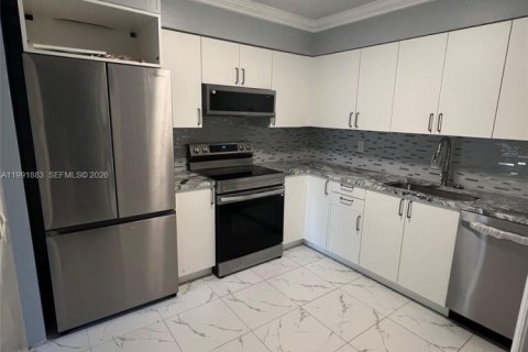 Casa en Hollywood, Florida 3 dormitorios, 95.32 m2 № 2056630