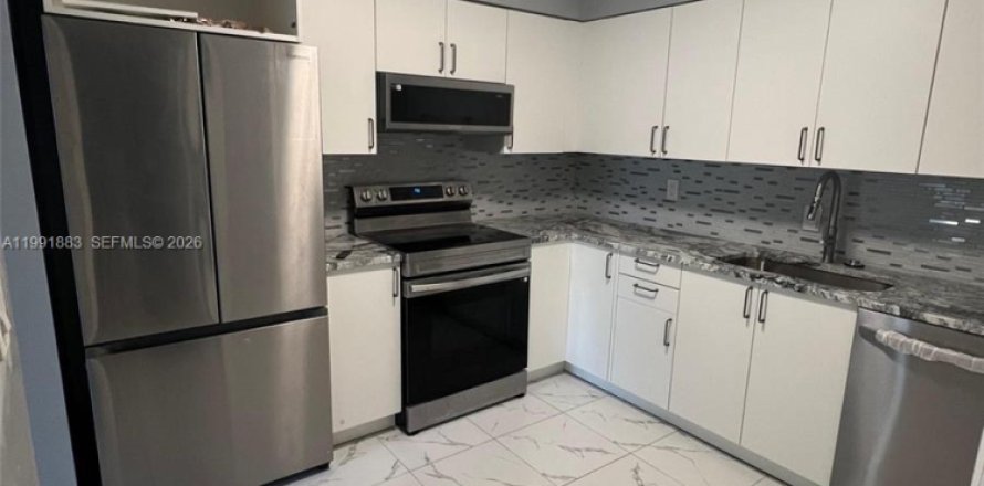 Casa en Hollywood, Florida 3 dormitorios, 95.32 m2 № 2056630