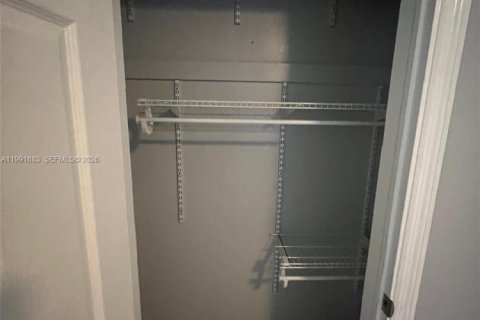 Casa en alquiler en Hollywood, Florida, 3 dormitorios, 95.32 m2 № 2056630 - foto 16