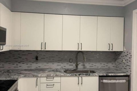 Casa en alquiler en Hollywood, Florida, 3 dormitorios, 95.32 m2 № 2056630 - foto 3