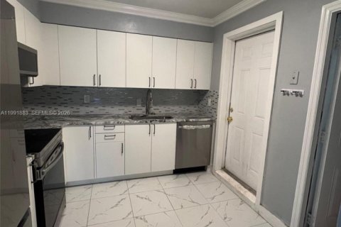 Casa en alquiler en Hollywood, Florida, 3 dormitorios, 95.32 m2 № 2056630 - foto 6