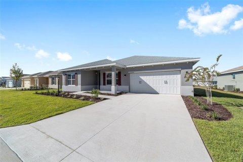 House in Ocala, Florida 2 bedrooms, 187.57 sq.m. № 2214780 - photo 2