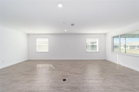 House in Ocala, Florida 2 bedrooms, 187.57 sq.m. № 2214780 - photo 13
