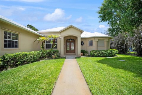 Villa ou maison à vendre à Palm City, Floride: 4 chambres, 254.27 m2 № 2087459 - photo 2