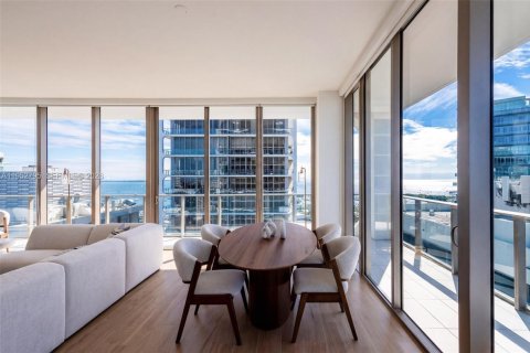 Condo in Miami, Florida, 3 bedrooms  № 2010132 - photo 3