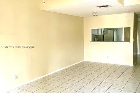 Townhouse in Tamarac, Florida 2 bedrooms, 103.12 sq.m. № 1971769 - photo 2
