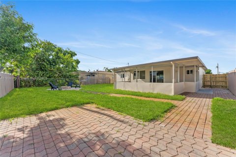 Casa en venta en Pembroke Pines, Florida, 3 dormitorios, 101.64 m2 № 1827559 - foto 11