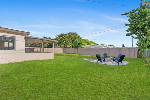 Casa en venta en Pembroke Pines, Florida, 3 dormitorios, 101.64 m2 № 1827559 - foto 28